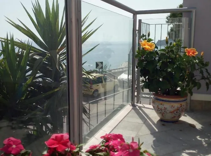 La Perla Scala Dei Turchi Bed and Breakfast 4*